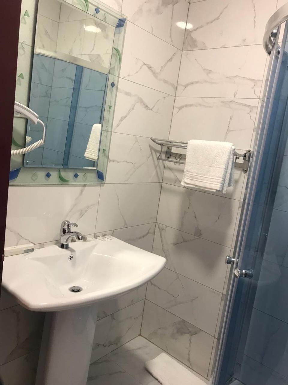Kompleksi Kenaqesia 4*