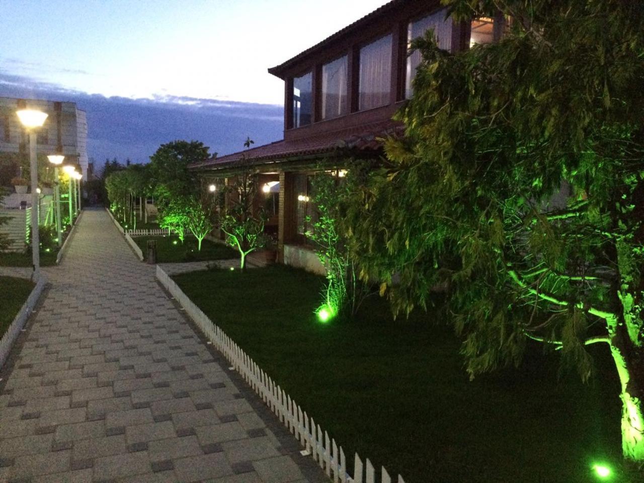 Bed and breakfast Kompleksi Kenaqesia 4*